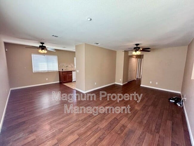 Building Photo - 25826 Iris Ave