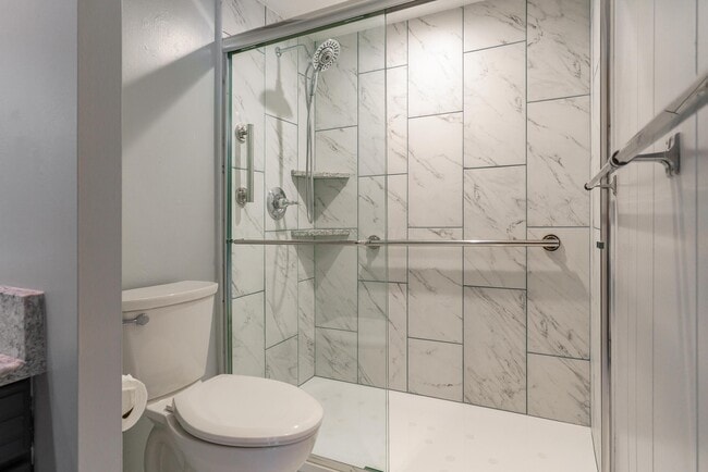 Building Photo - 1000 Urlin Ave