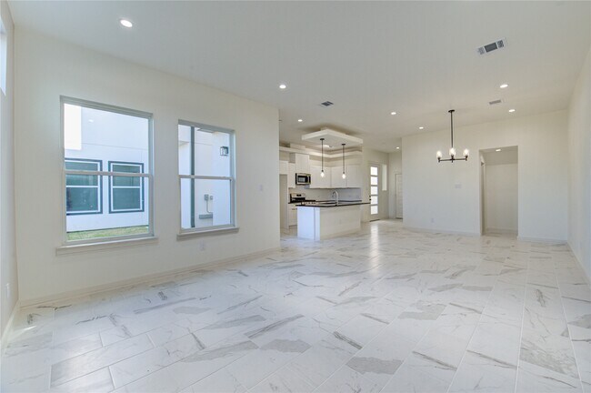 Building Photo - 2930 El Fenice Ln