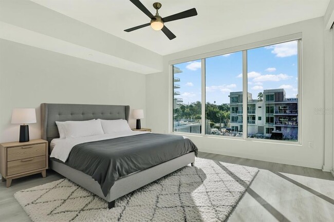 Building Photo - 920 N Osceola Ave