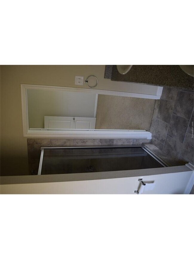 Building Photo - Stunning 3 Bed, 2 Bath in Creek Meadows!