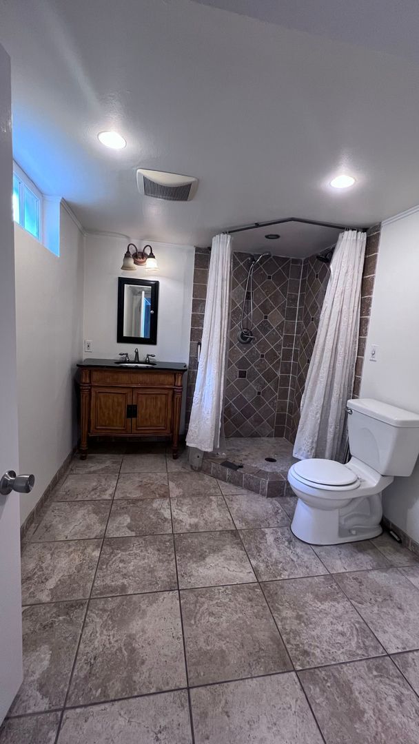 Building Photo - NEW LISTING!! Shadle 4 bedroom 2 bath