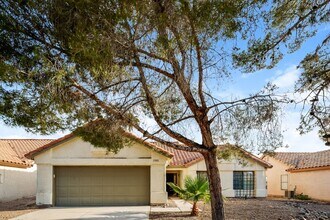 Building Photo - 1780 Yellowwood Dr
