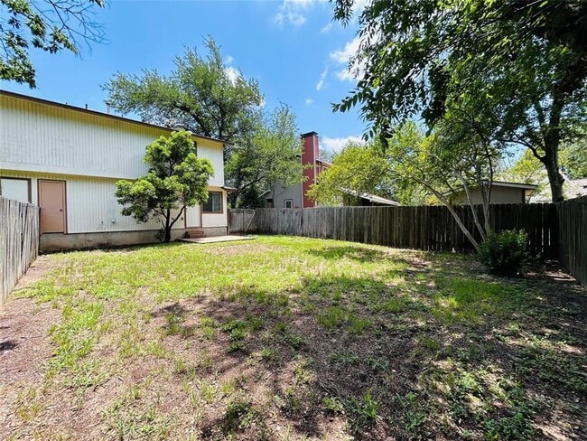 Building Photo - 7001 Winedale Dr