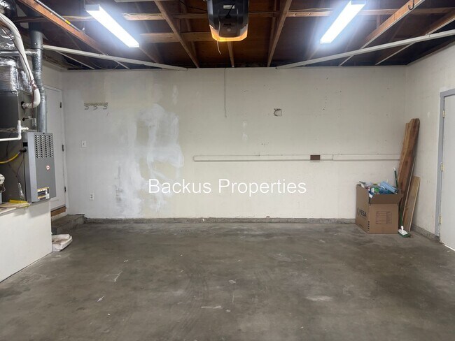 Building Photo - ALL UTILITIES INCLUDED! Wonderful Three-Bedroom home in Gonzales