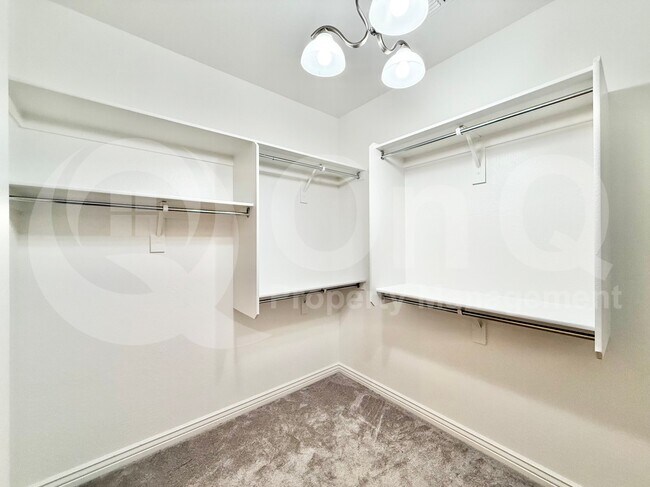 Building Photo - 4010 E Expedition Way