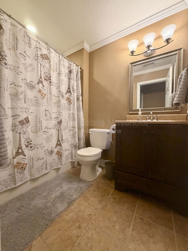 Building Photo - 1160 Greens Rd