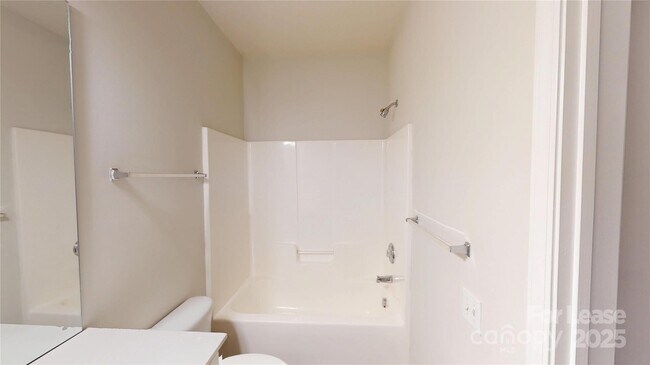 Building Photo - 14648 Via Sorrento Dr