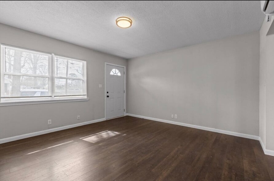 Building Photo - 4331 Lazard St