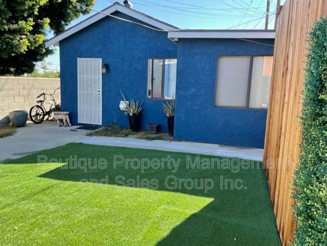 Building Photo - 792 Termino Ave