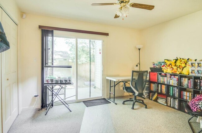Building Photo - 1816 Seay Ct