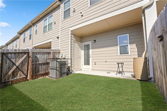 Building Photo - 887 Ambient Way