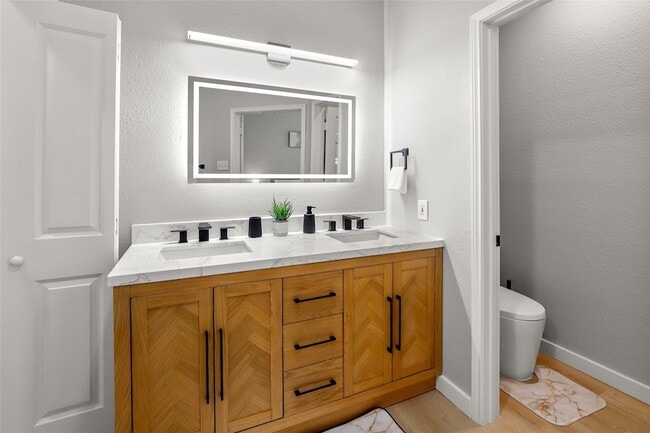 Building Photo - 1531 Home Park Dr