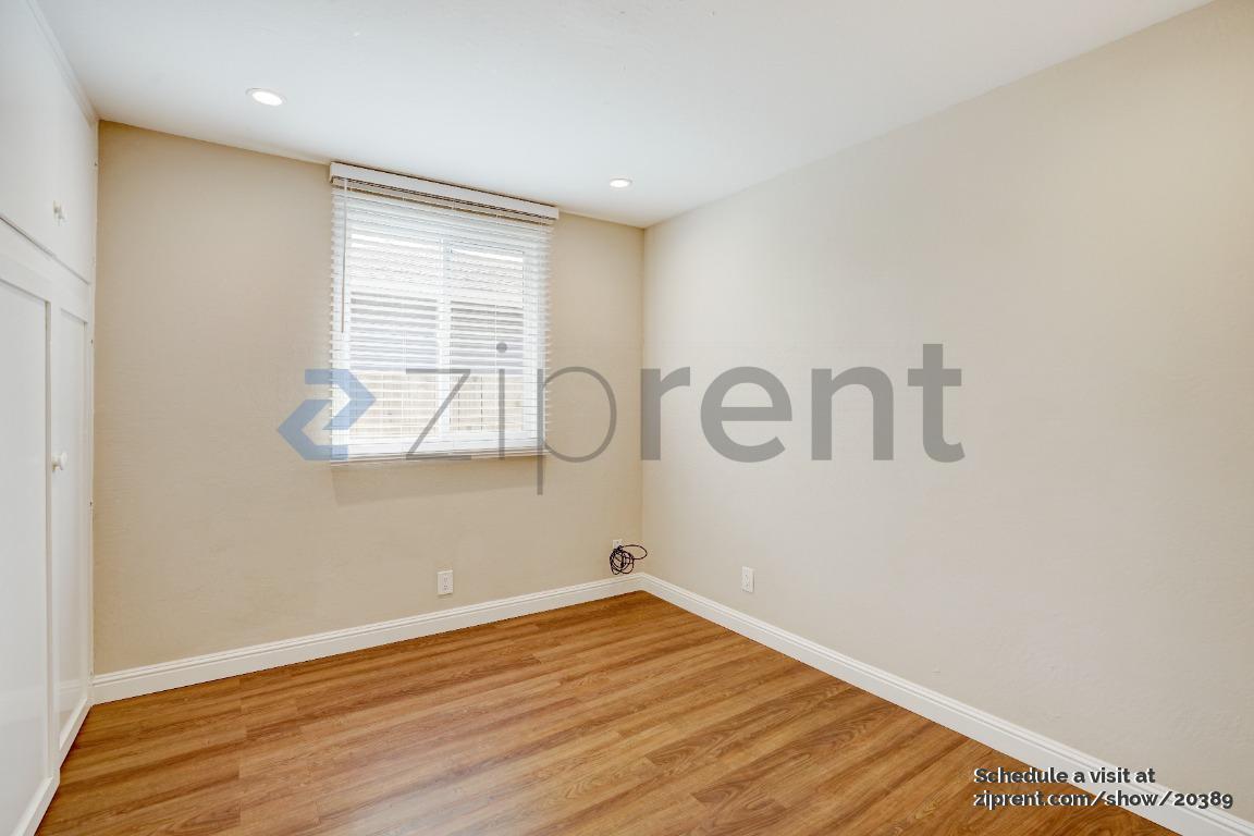 Building Photo - Unit