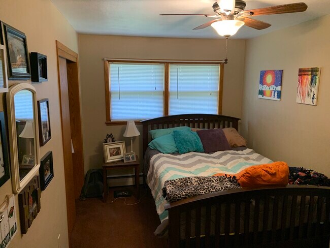 Building Photo - 854 8th Ave S