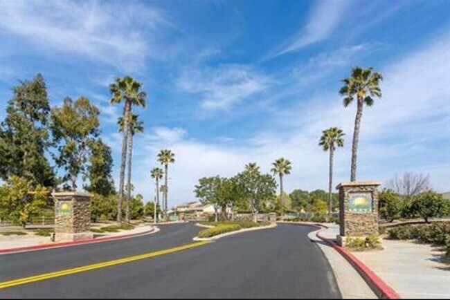 Building Photo - 17231 Greentree Dr