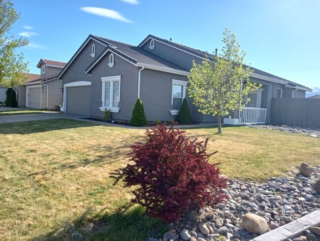 Primary Photo - Double diamond home available for late May...