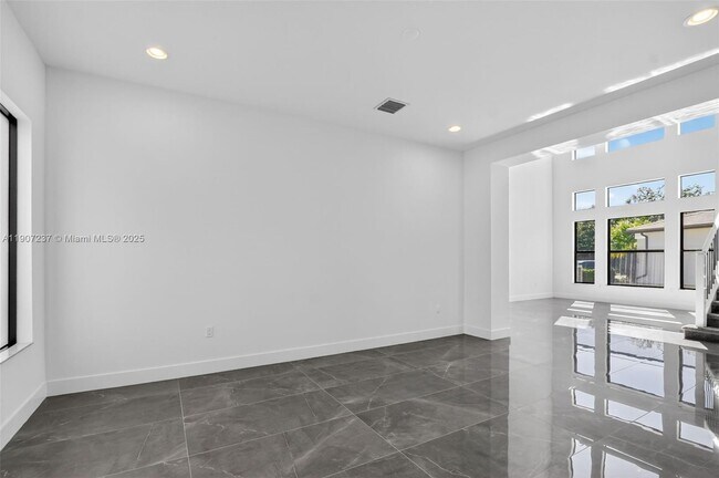 Building Photo - 8215 Crystal Downs Ave