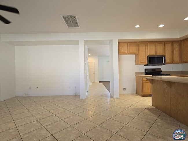 Building Photo - 1874 Farmer Dr