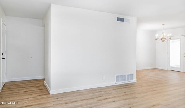 Building Photo - 1303 W Devonshire St
