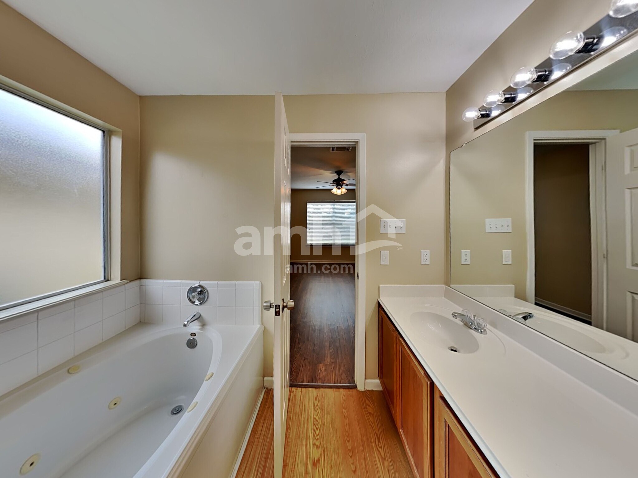 Building Photo - 15834 Little Miss Creek Dr