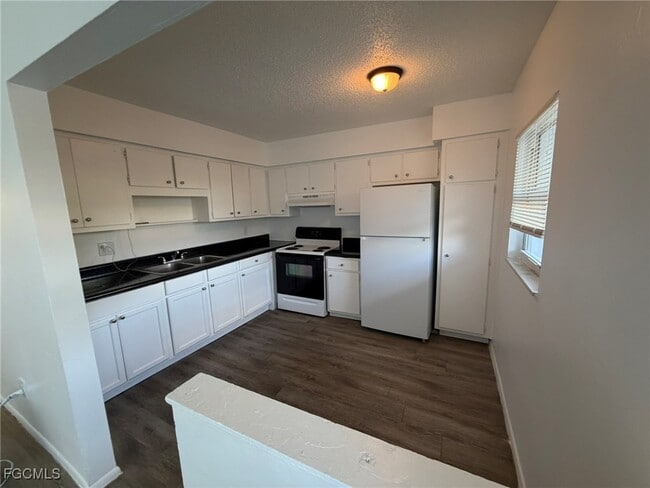 Building Photo - 2708 Broadway