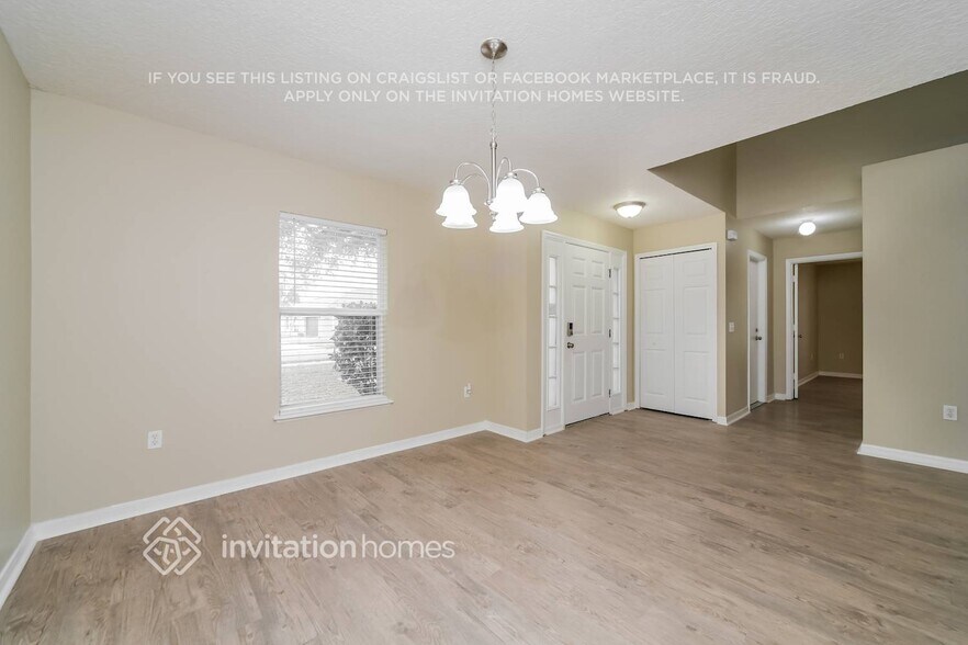 Building Photo - 2945 Ruxton Dr