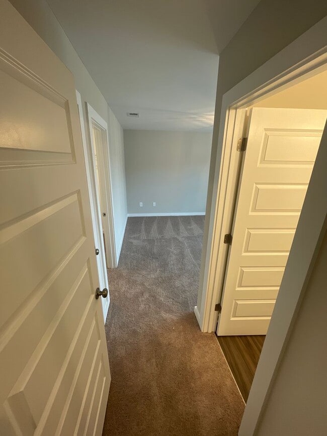 Building Photo - Home for Rent in Oak Grove, AL!!! Available to View Now!