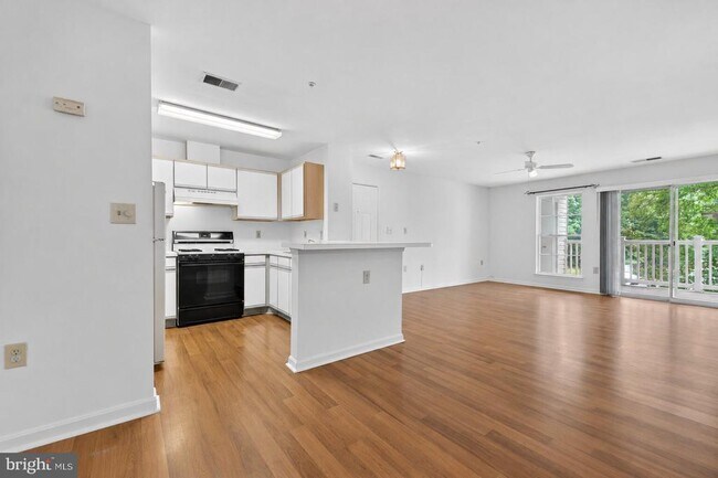 Building Photo - 3109 River Bend Ct