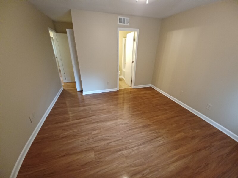 Building Photo - 569 Northridge Crossing Dr