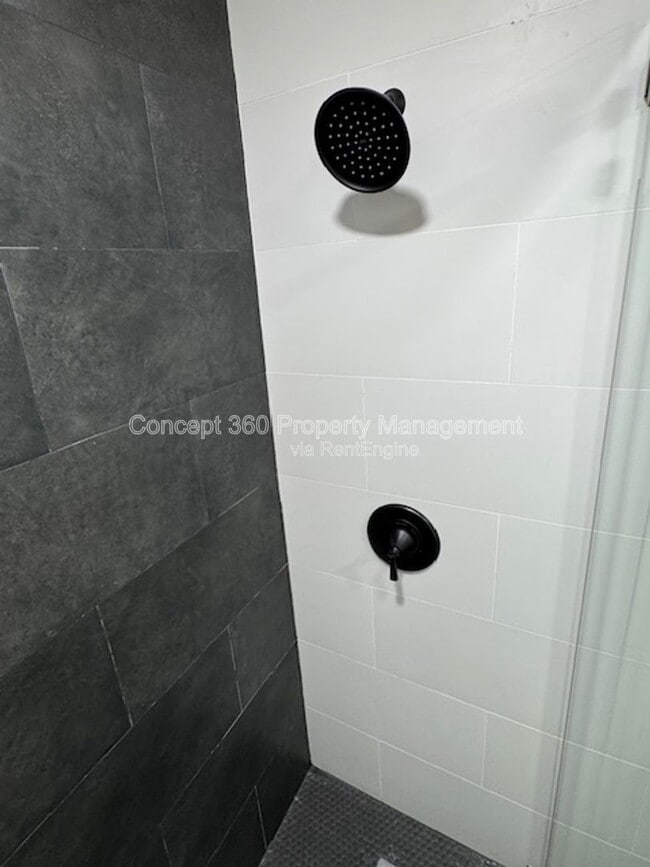 Building Photo - 5762 Cedar Ave