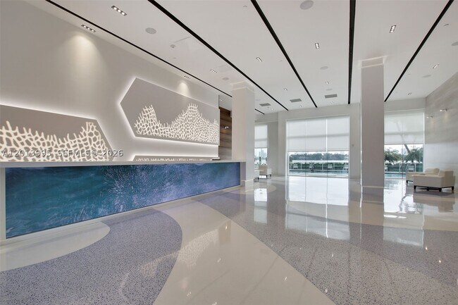 Building Photo - 650 West Dr