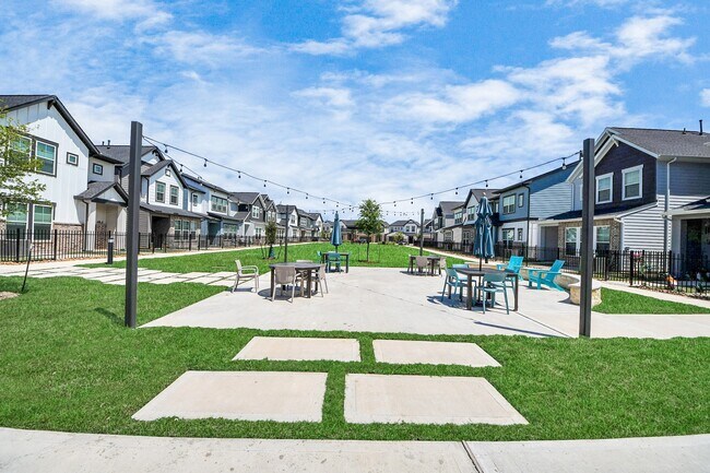 Building Photo - 5300 Berkeley Knl Cir