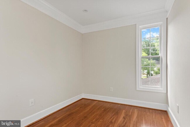 Building Photo - 3709 Forestdale Ave