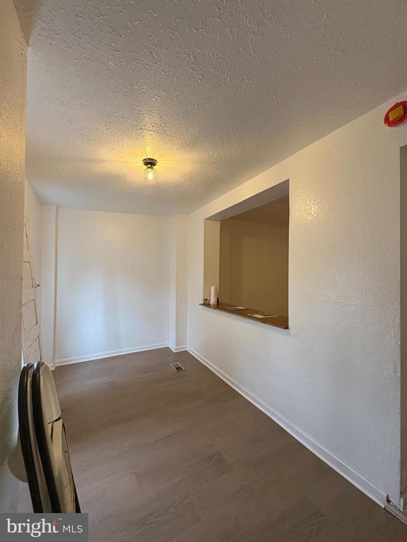 Building Photo - 5504 Devon St