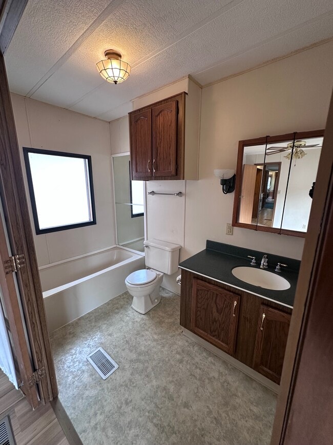 Building Photo - 13347 Private Rd 231