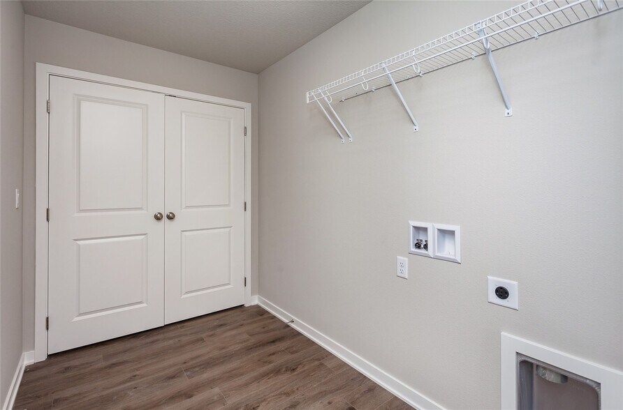 Building Photo - 6129 Tungsten Dr