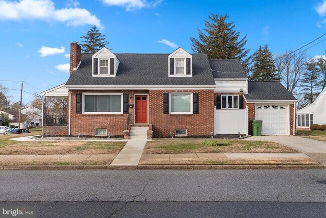 Building Photo - 48 S Locust Ave