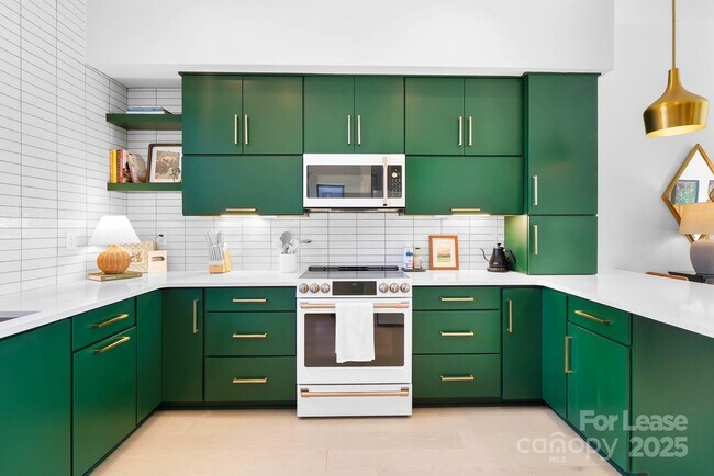 Building Photo - 3301 Spencer St