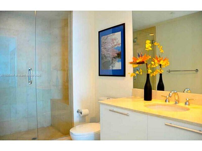 Building Photo - 2711 S Ocean Dr