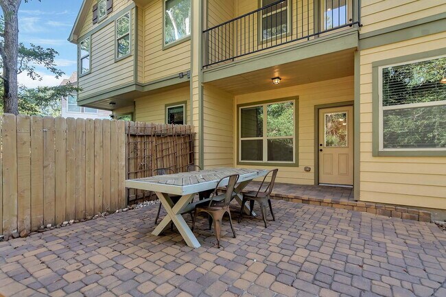 Building Photo - 222 Cheswood Forest Pl