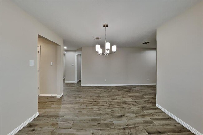 Building Photo - 21922 Willow Shade Ln