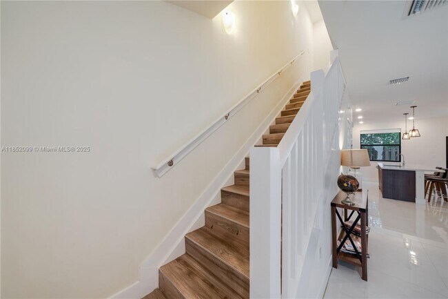 Building Photo - 10425 NW 82nd St