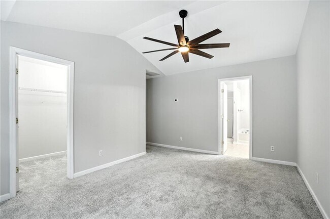 Building Photo - 2263 Leicester Way SE