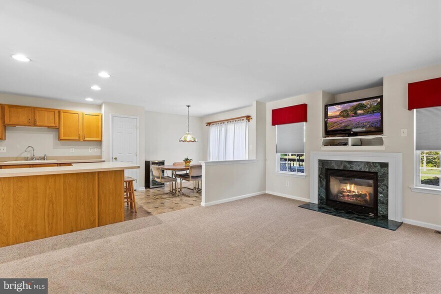 Building Photo - 387 Wheatfield Cir