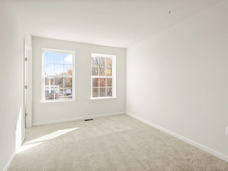Building Photo - 9614 Weshire Dr