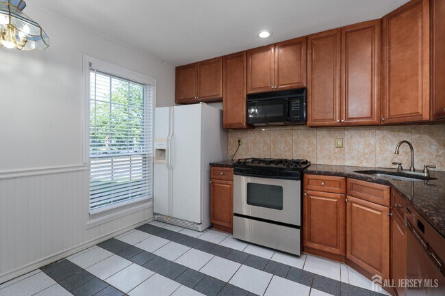 Building Photo - 357 Hadleigh Ln