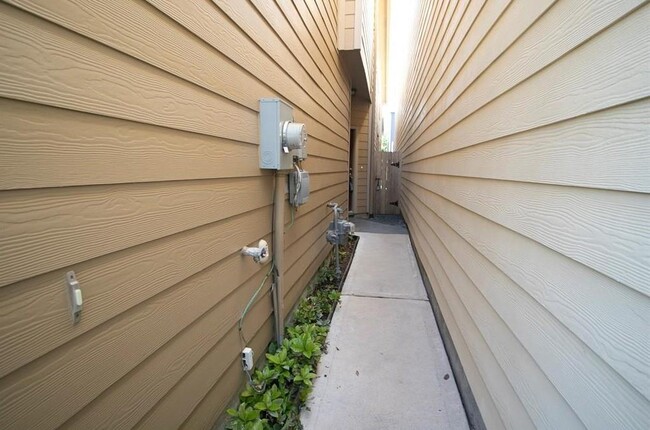 Building Photo - 1108 Beall Landing Ct