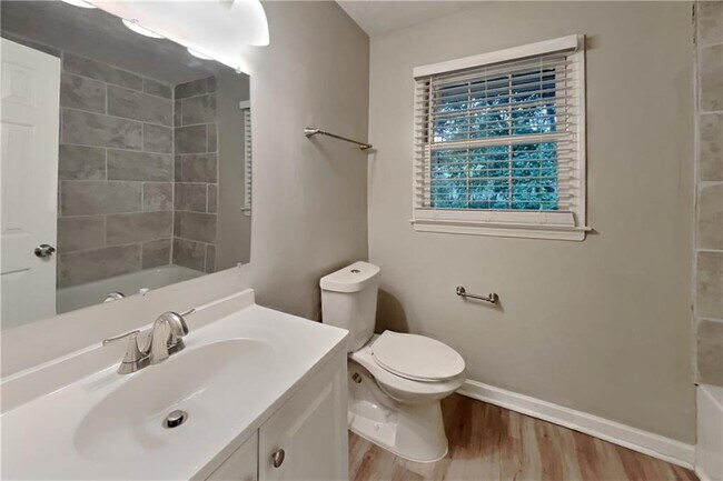 Building Photo - 3643 S Marlborough Dr