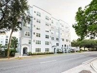 Building Photo - Downtown stunner! 1-Bed / 1-Bath in the Gr...